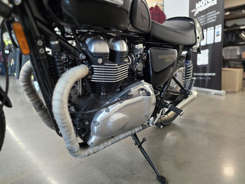 2015 Triumph THRUXTON 900 