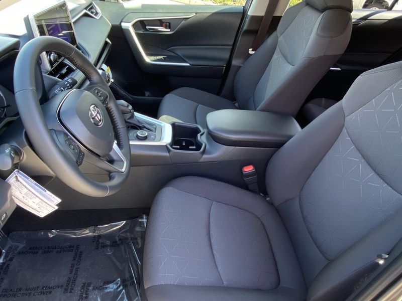 New 2025 Toyota RAV4 Hybrid XLEImage 14