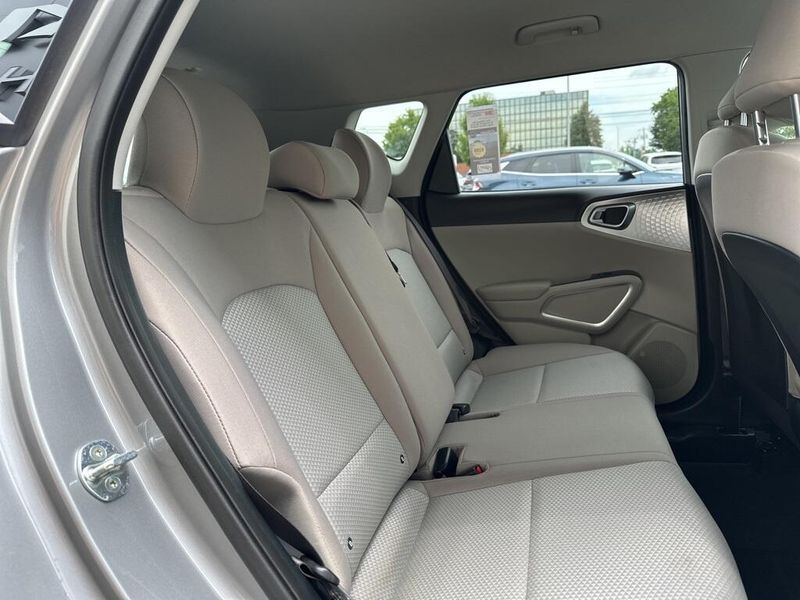 2023 Kia Soul LXImage 19
