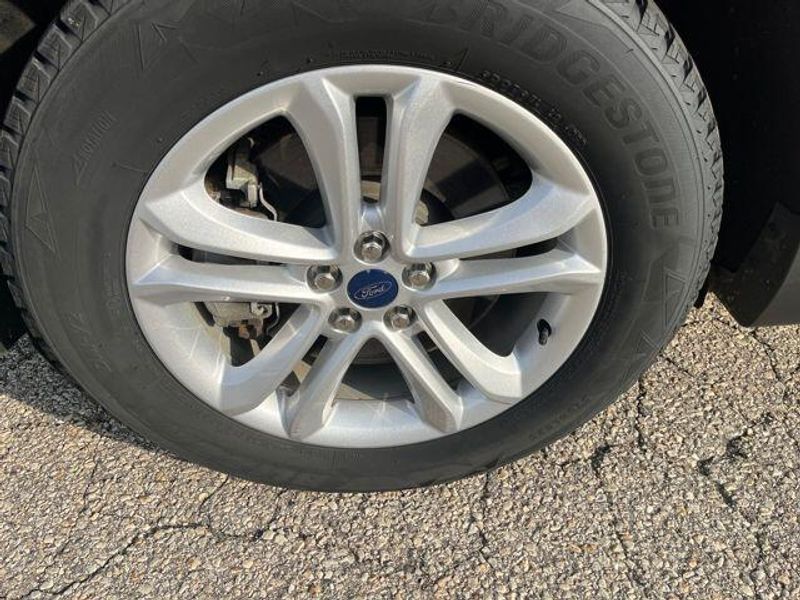 2020 Ford Edge SEL photo 11