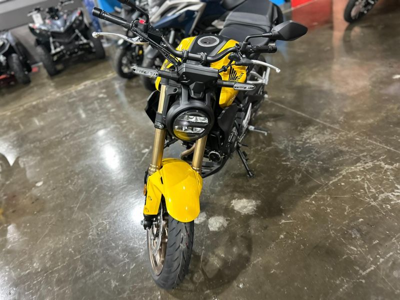 New 2025 Honda CB300R ABS Image 7