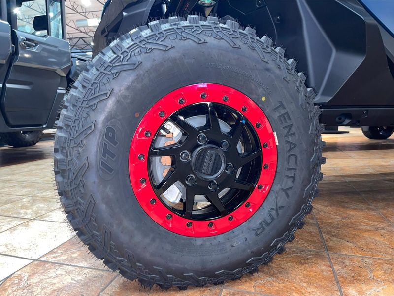 New 2026 Can-Am MAVERICK R MAX X RS WITH SMART-SHOX 999T DCT Image 9