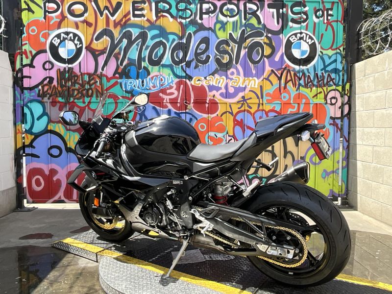 2025 BMW S 1000 RR Image 6