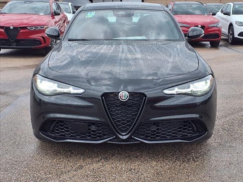 2025 Alfa Romeo Giulia Image 4