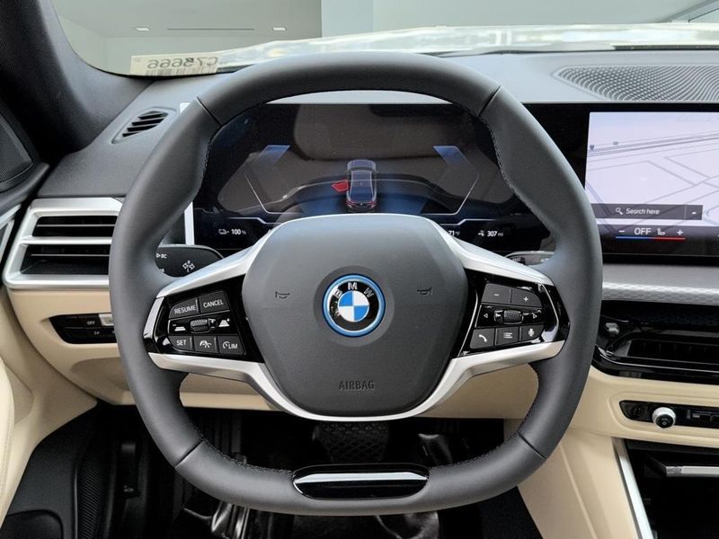 2025 BMW i4 eDrive40Image 22