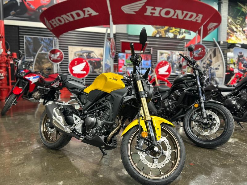 New 2025 Honda CB300R ABS Image 3