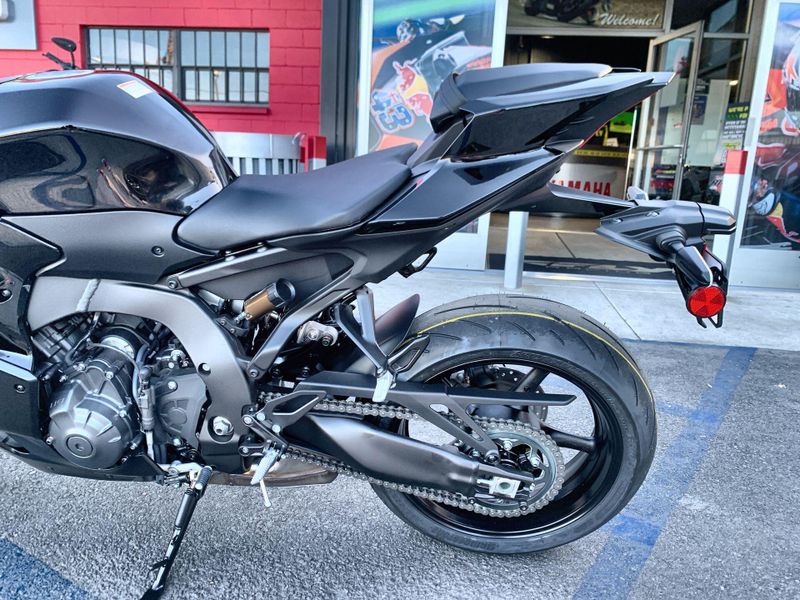 New 2025 Yamaha YZF-R9 Image 11