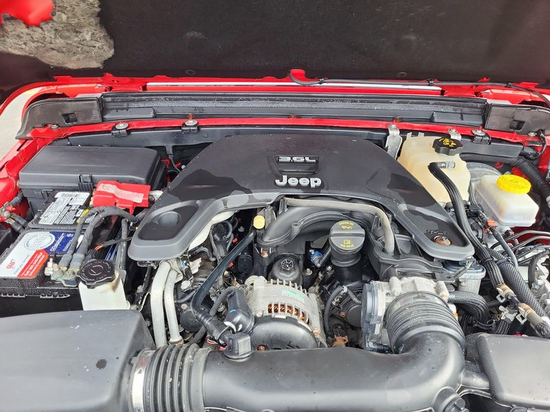 Used 2018 Jeep Wrangler Unlimited SportImage 24