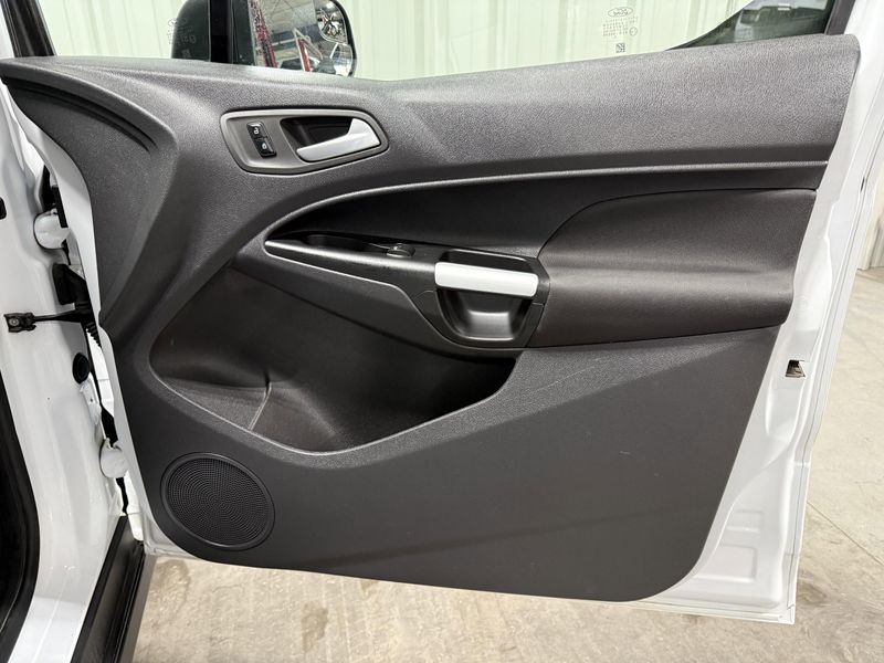 Used 2016 Ford Transit Connect XLTImage 8