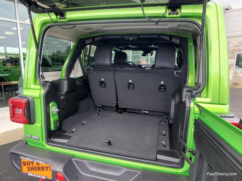 New 2025 Jeep Wrangler 4-door RubiconImage 16