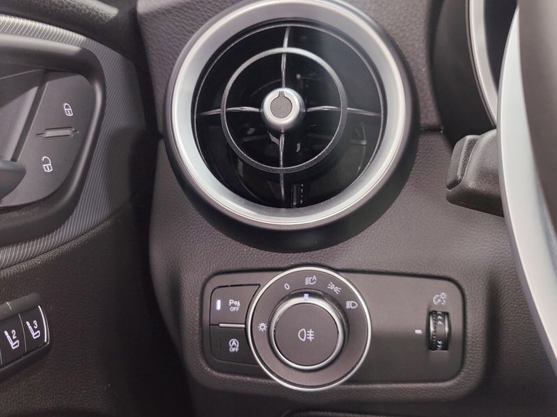 2024 Alfa Romeo Stelvio Veloce AWD w/Activ AsstImage 33