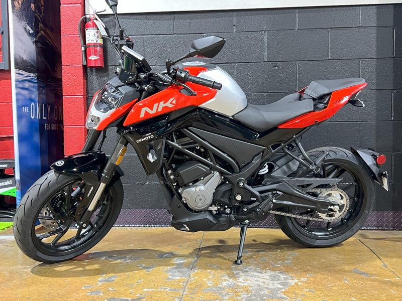 2025 CFMOTO 300NK Image 1