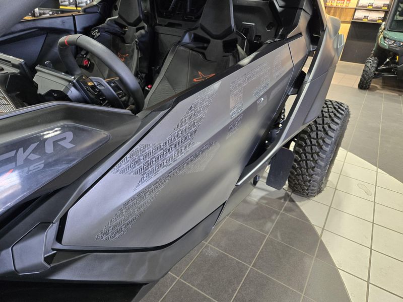 NEW 2026 CAN-AM MAVERICK R X RS 999T DCT Image 14