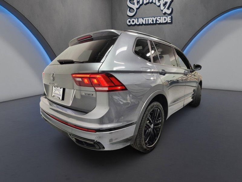 Used 2022 Volkswagen Tiguan SE R-Line Black AWD w/SUnroofImage 15