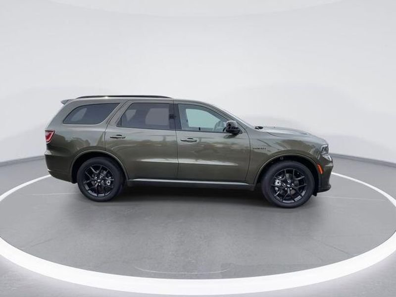 New 2026 Dodge Durango Gt Awd Hemi V8Image 9