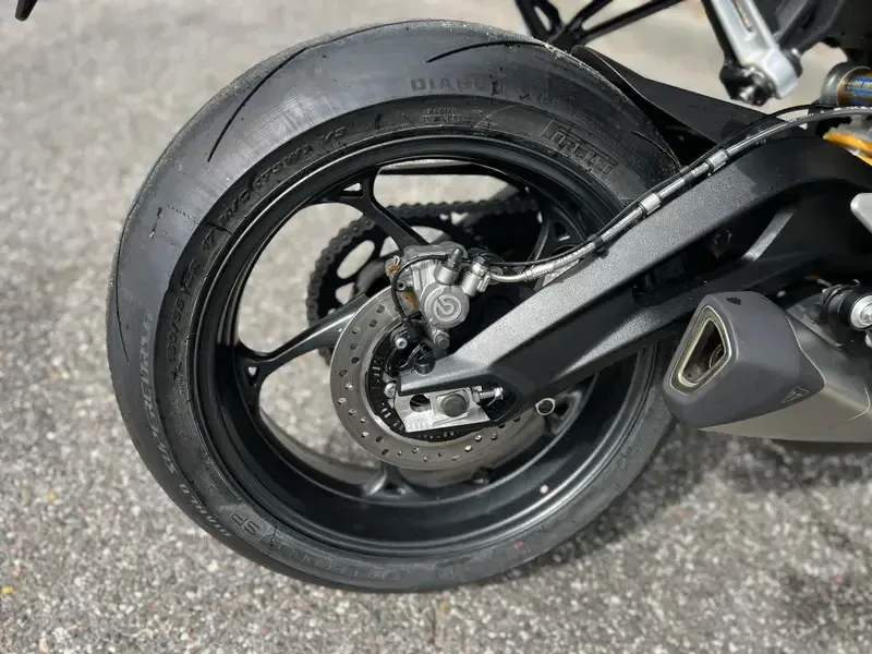 2025 Triumph Street Triple 765 RS