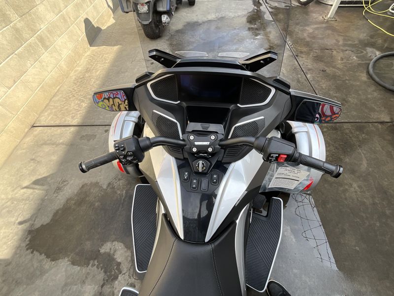 New 2024 Can-Am SPYDER RT LIMITED Image 11