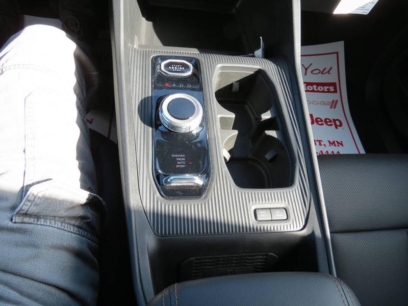 New 2026 Jeep Cherokee Limited 4x4Image 17