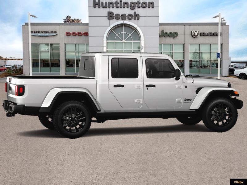2025 Jeep Gladiator Nighthawk 4x4Image 15