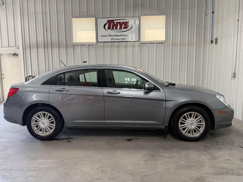Used 2008 Chrysler Sebring TouringImage 2