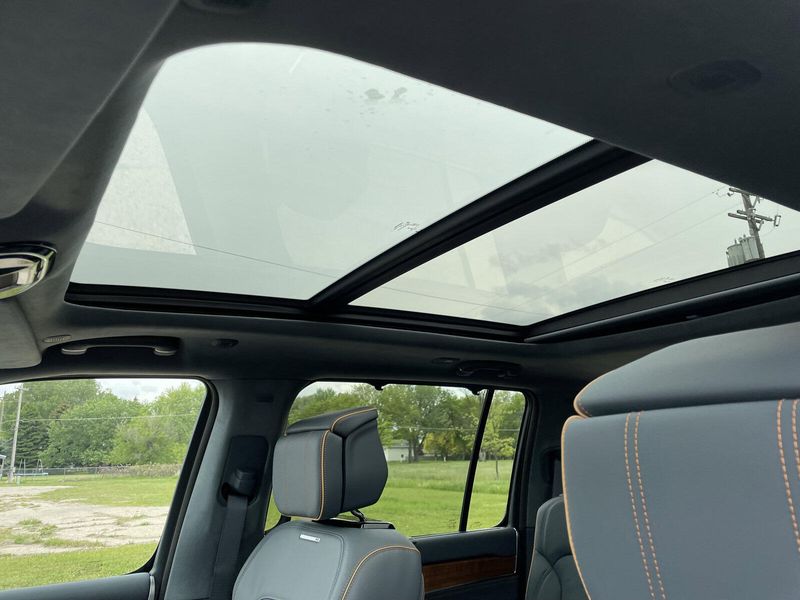 2022 Grand Wagoneer Series II 4x4Image 18