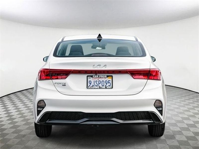 2024 Kia Forte LXImage 7