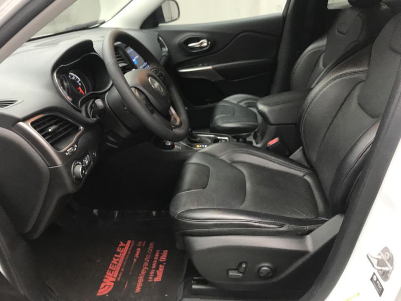 Used 2022 Jeep Cherokee Latitude LuxImage 9