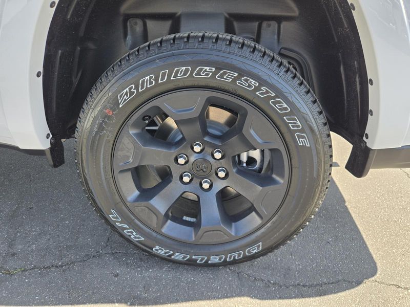 New 2026 RAM 1500 Big Horn Crew Cab 4x2 5'7' Box