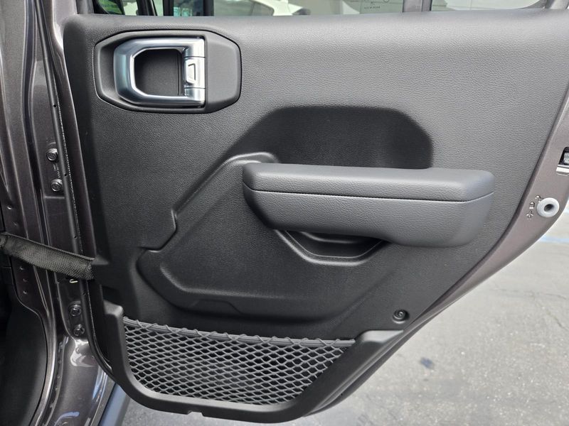 New 2026 Jeep Wrangler 4-door Rubicon