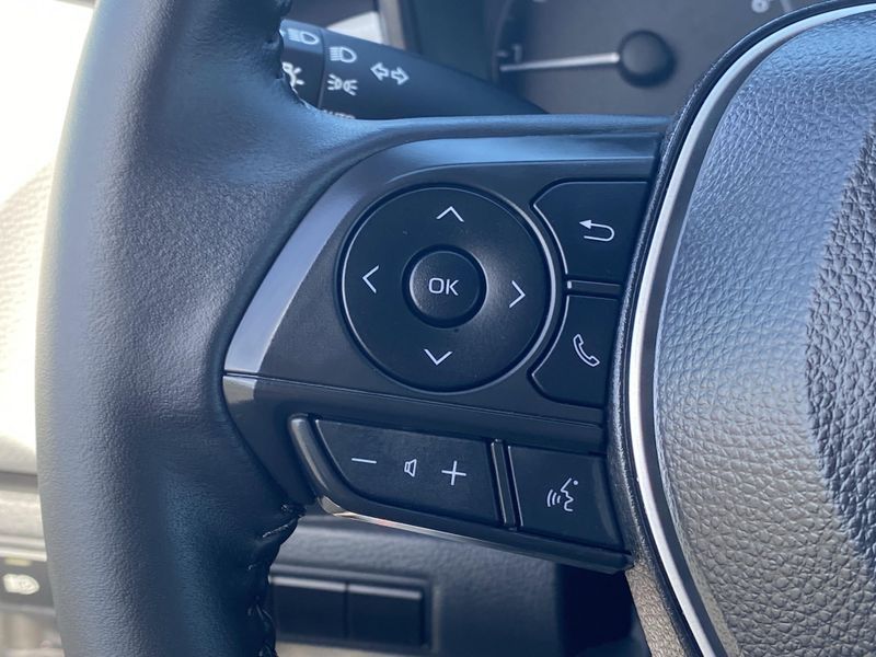 2025 Toyota Corolla SEImage 27