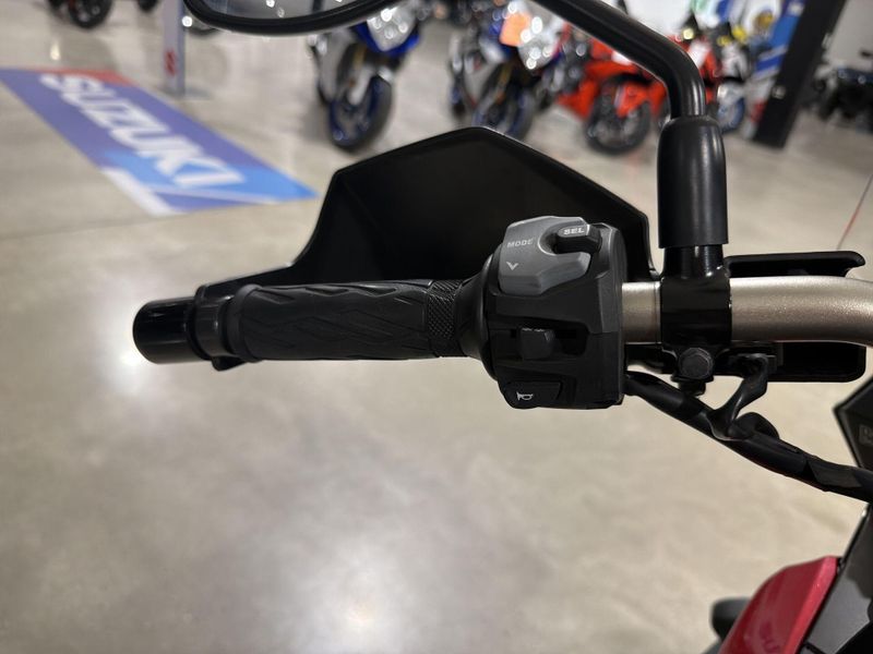 Used 2021 Suzuki V-STROM 650XT CA Image 22