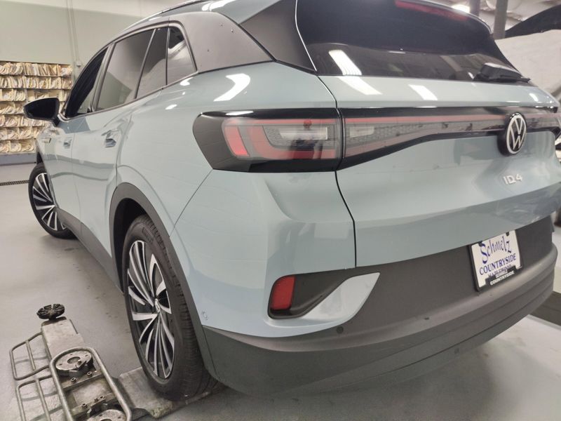2024 Volkswagen ID.4 S w/Glass RoofImage 12