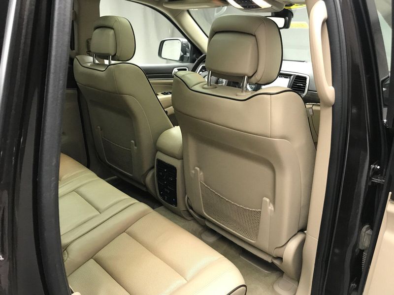 Used 2017 Jeep Grand Cherokee OverlandImage 21