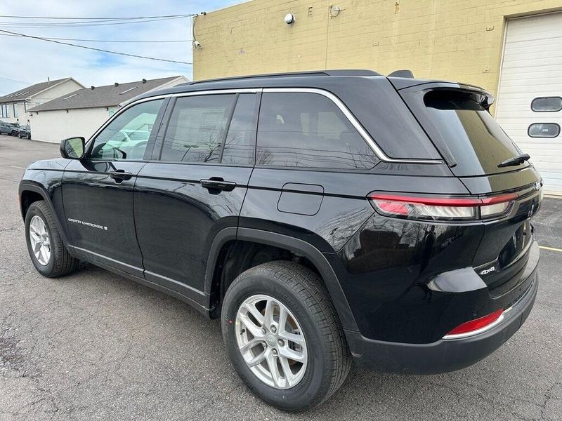 2025 Jeep Grand Cherokee Laredo X 4x4Image 10