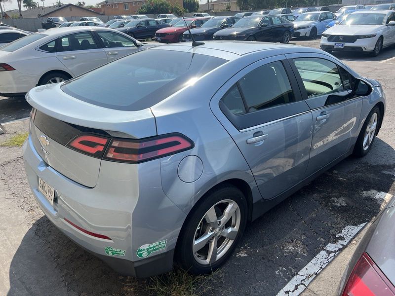 2014 Chevrolet Volt BaseImage 2