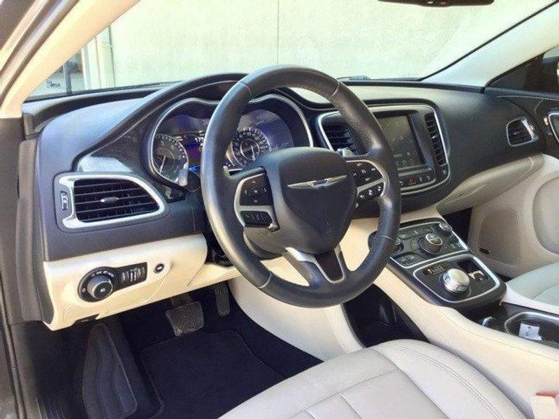 2015 Chrysler 200 CImage 9