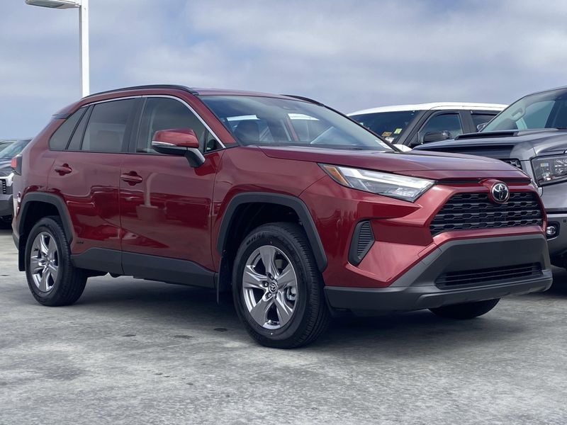 New 2025 Toyota RAV4 Hybrid LEImage 2