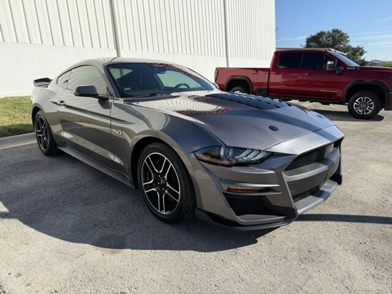 2022 Ford Mustang GT Premium photo 2