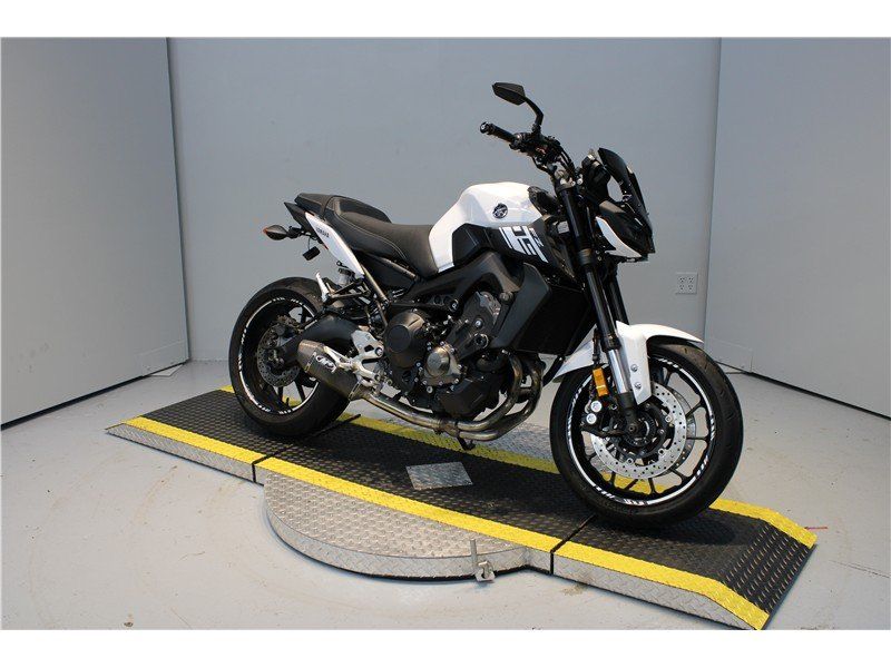 2017 Yamaha FZ 09Image 4