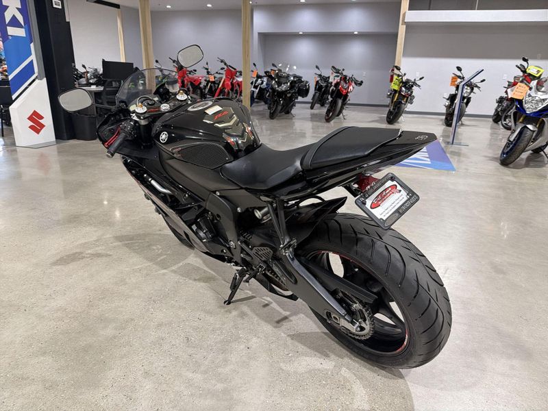 Used 2015 Yamaha YZF-R6 Image 15