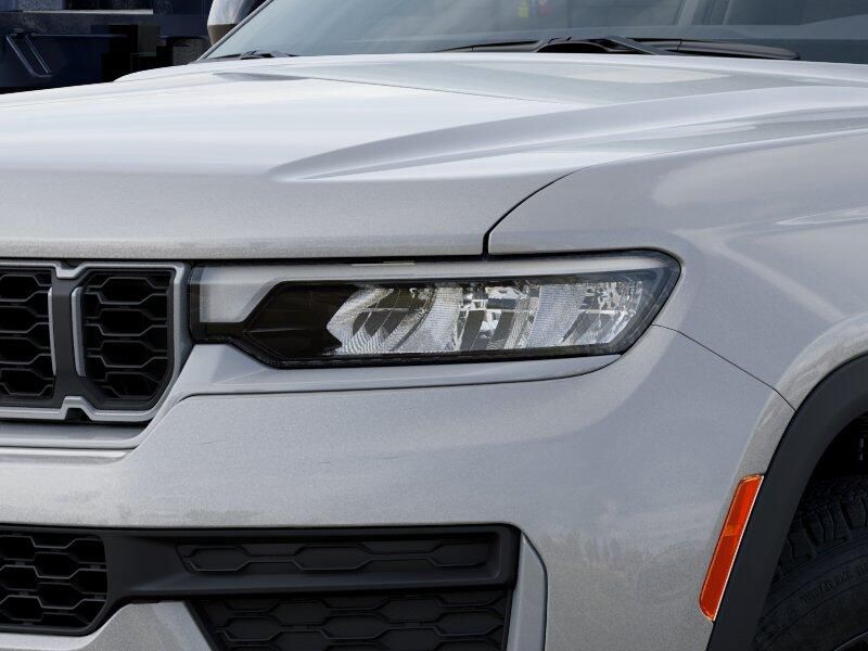 New 2026 Jeep Grand Cherokee Laredo Altitude 4x4