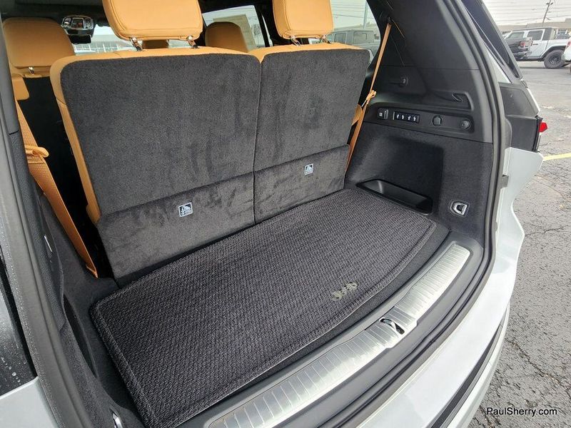 New 2025 Jeep Grand Cherokee L Summit Reserve 4x4Image 16