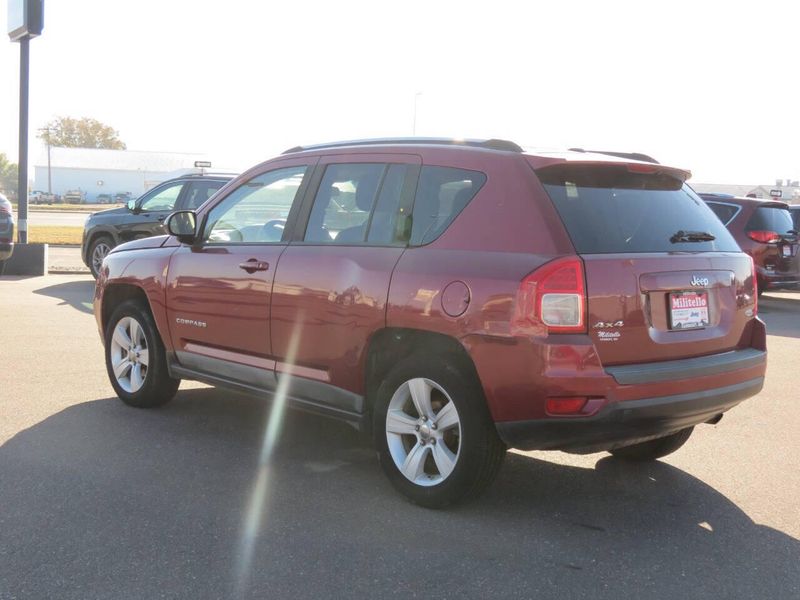 Used 2011 Jeep Compass Latitude 4x4 4dr SUVImage 4