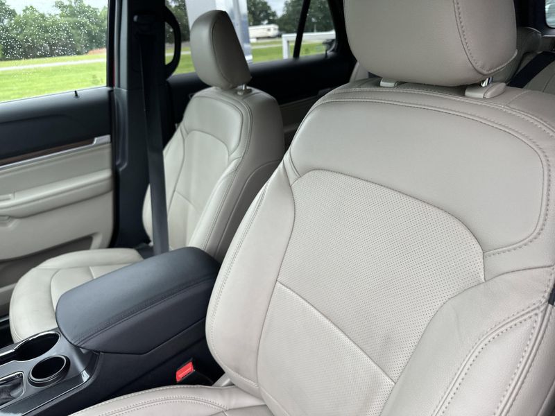 Used 2019 Ford Explorer LimitedImage 21
