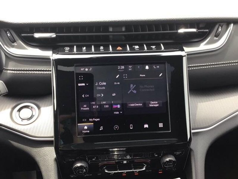 2025 Jeep Grand Cherokee Altitude X 4x2Image 13