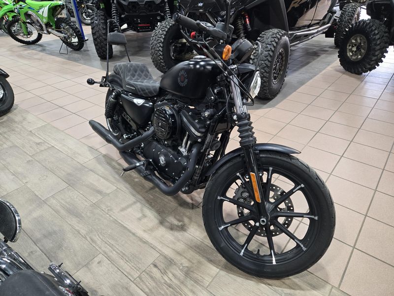 USED 2021 HARLEY SPORTSTER IRON 883 Image 1