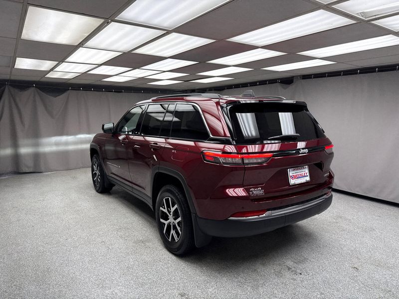 New 2025 Jeep Grand Cherokee Limited 4x4Image 2