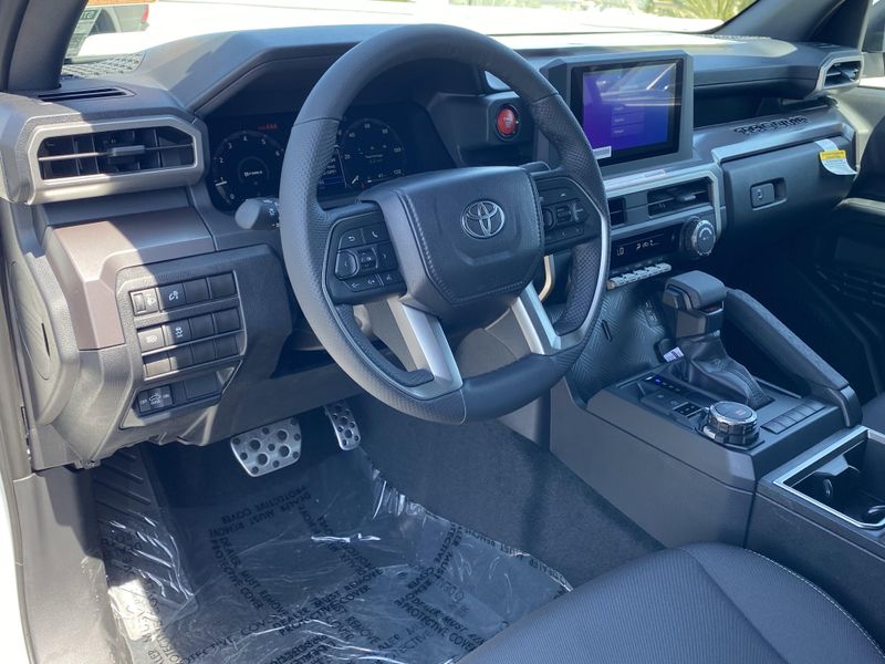 2025 Toyota Tacoma TRD SportImage 12