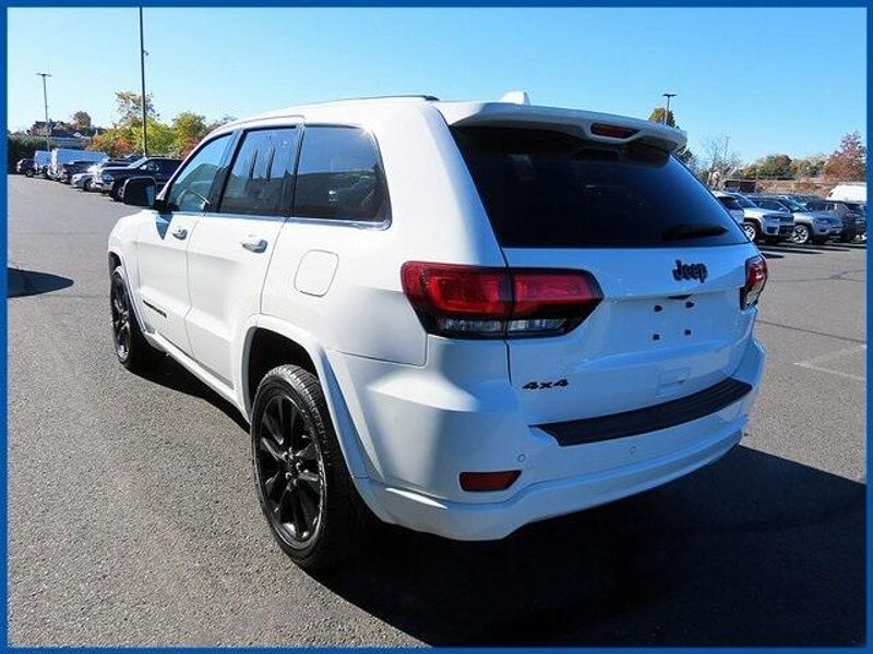 2021 Jeep Grand Cherokee Laredo XImage 5