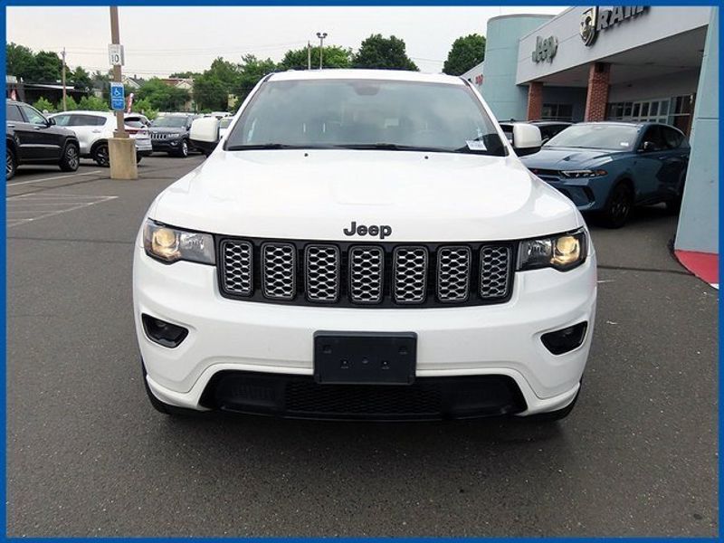 2021 Jeep Grand Cherokee Laredo XImage 3